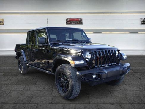 Used 2022 Jeep Gladiator Sport AWD/4WD image 1