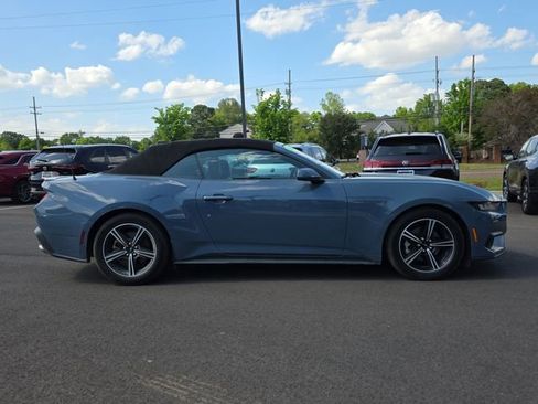 Used 2025 Ford Mustang Premium RWD image 6