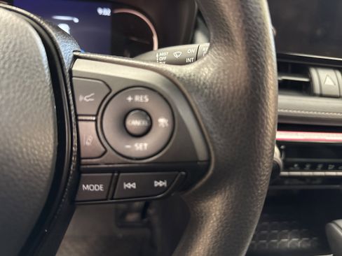 Used 2024 Toyota RAV4 LE image 28