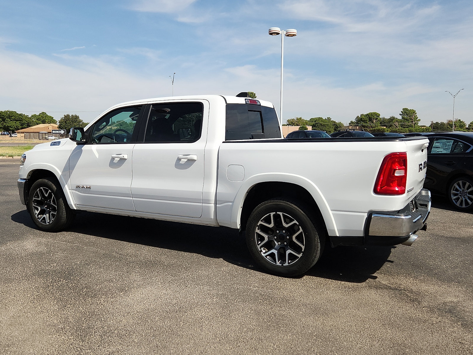 Used 2025 RAM 1500 Laramie AWD/4WD image 3