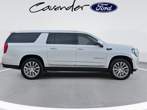 Used 2023 GMC Yukon XL Denali w/ Denali Reserve Package image 4
