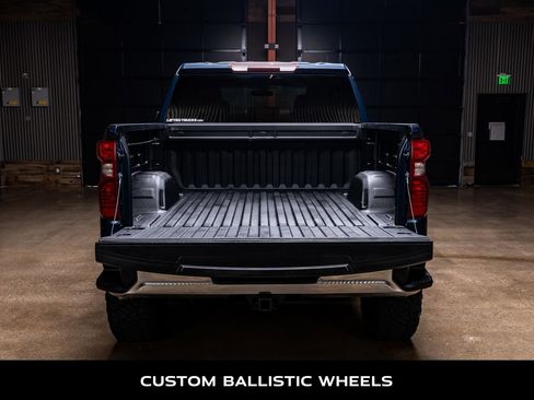 Used 2020 Chevrolet Silverado 1500 LT w/ Fleet Comfort Package AWD/4WD image 8