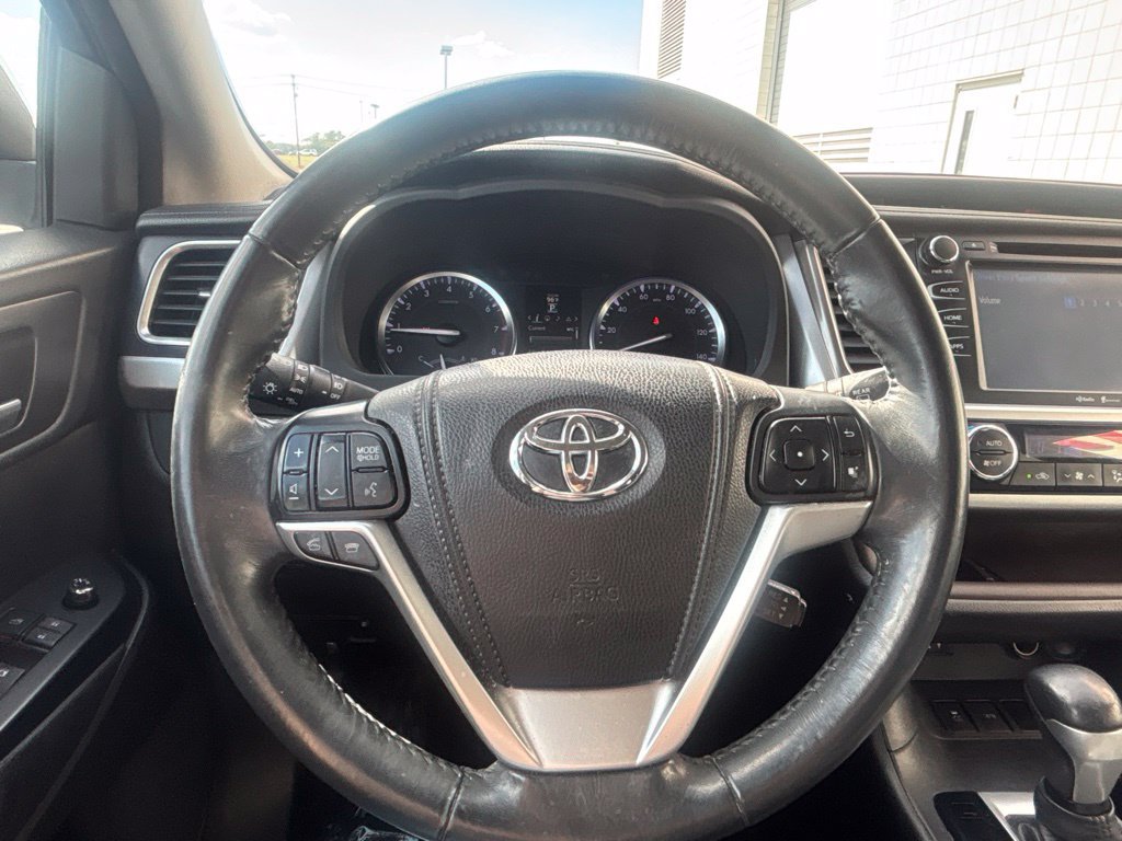 Used 2014 Toyota Highlander XLE FWD image 20