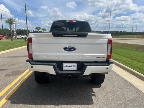 Used 2019 Ford F250 Lariat w/ Lariat Ultimate Package AWD/4WD image 8