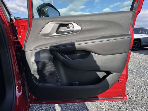 New 2026 Chrysler Voyager LX FWD image 13