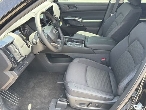 New 2026 Nissan Pathfinder SV w/ SV Premium Package FWD image 20