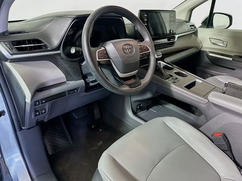 Certified 2024 Toyota Sienna XLE image 10