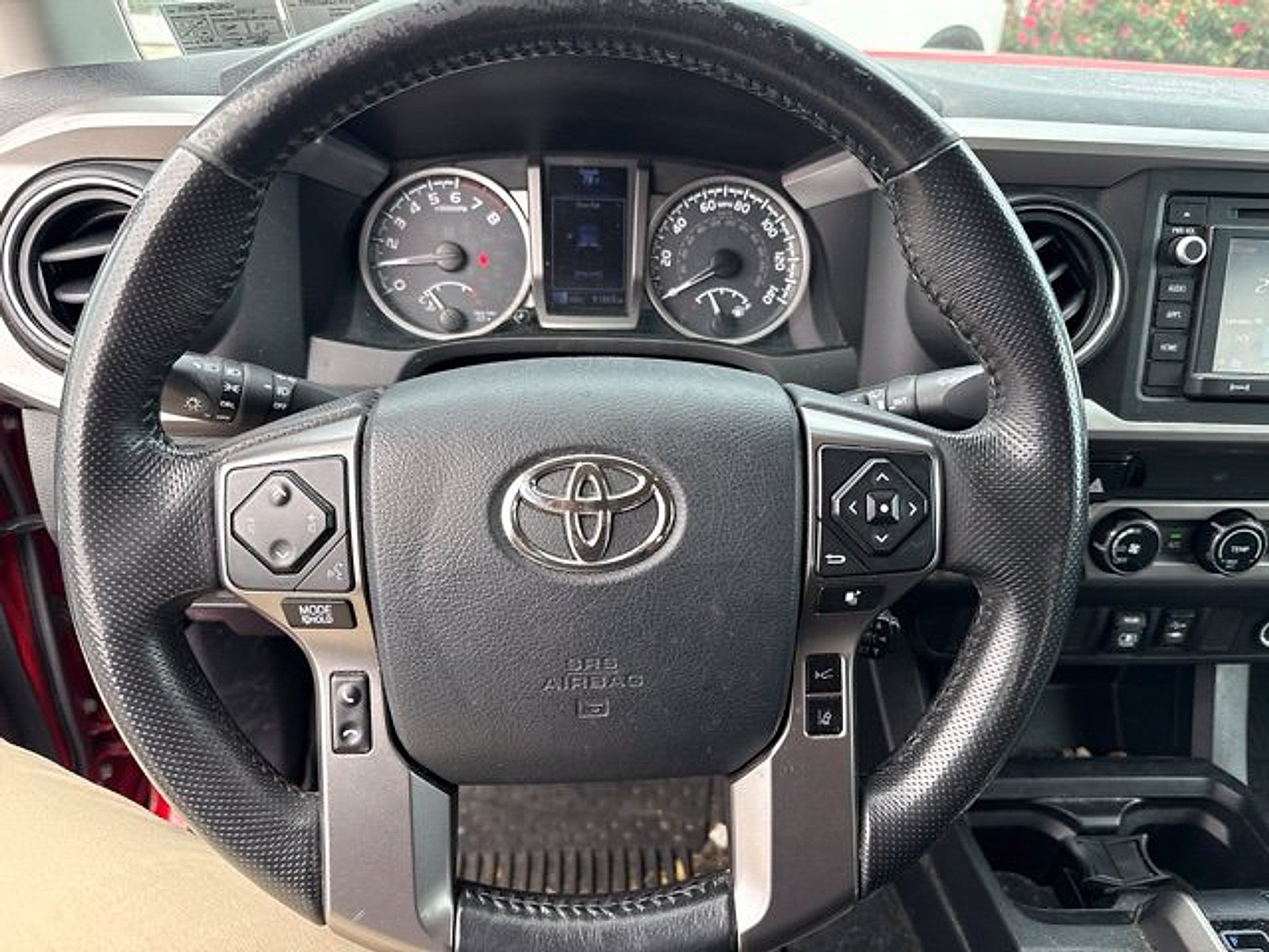 Used 2018 Toyota Tacoma SR5 AWD/4WD image 14