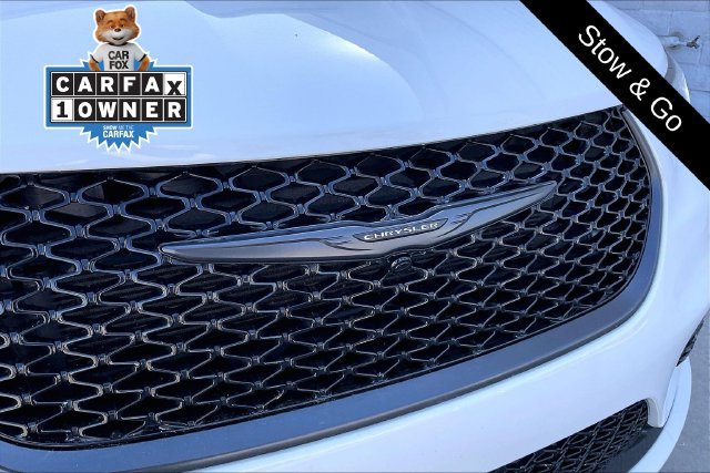 Used 2026 Chrysler Pacifica Limited w/ S Appearance Package FWD image 30