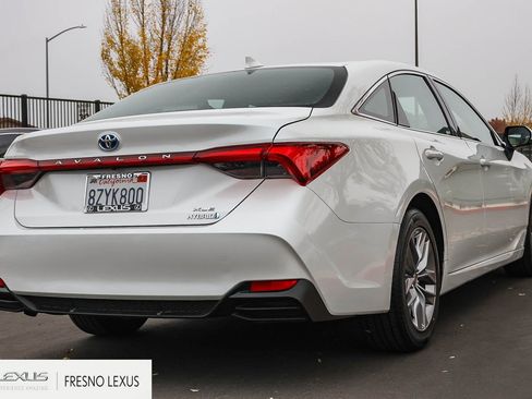 Used 2022 Toyota Avalon XLE image 6