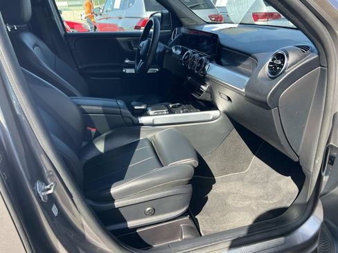 Used 2022 Mercedes-Benz GLB 250 4MATIC image 30
