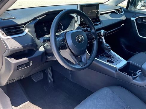 Used 2025 Toyota RAV4 XLE AWD/4WD image 8