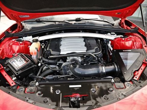 Used 2018 Chevrolet Camaro SS image 31