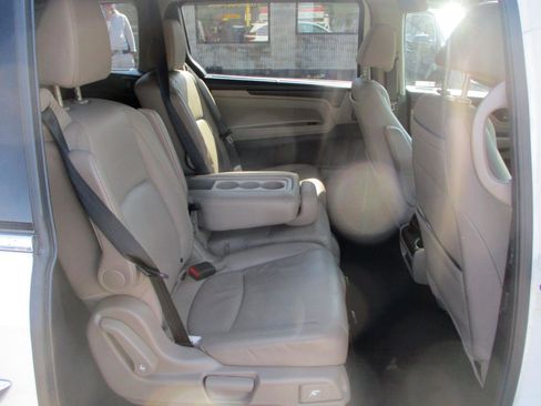 Used 2018 Honda Odyssey Elite image 11