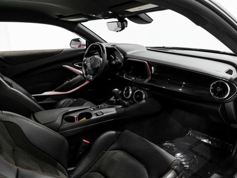 Used 2020 Chevrolet Camaro ZL1 image 9