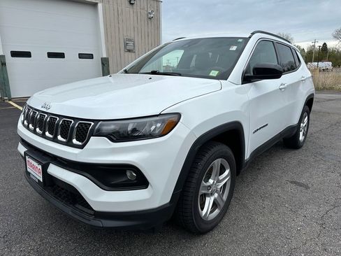 Certified 2023 Jeep Compass Latitude AWD/4WD image 10