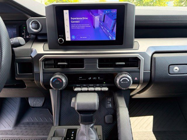 Used 2025 Toyota 4Runner SR5 AWD/4WD image 22