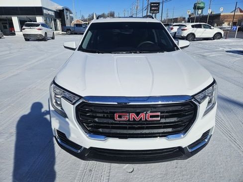 Certified 2023 GMC Terrain SLE w/ Driver Convenience Package image 2