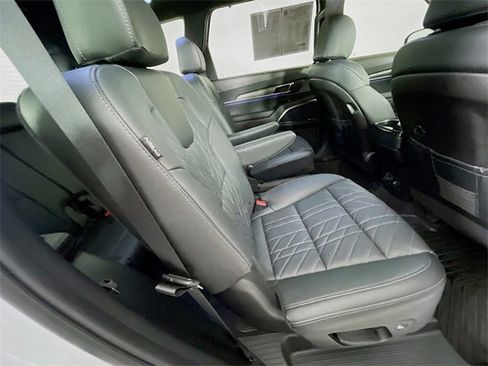 Used 2025 Kia Telluride SX Prestige X-Line image 31