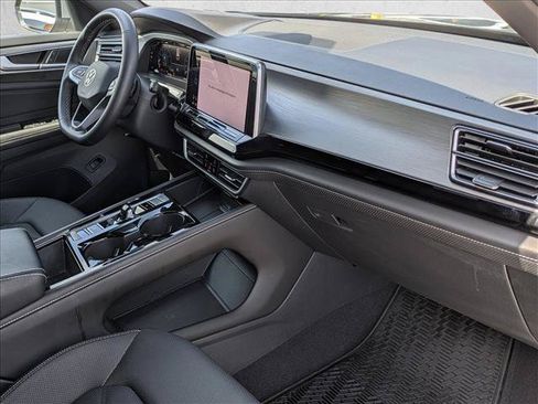 Used 2024 Volkswagen Atlas Cross Sport SE w/ Panoramic Sunroof Package AWD/4WD image 22