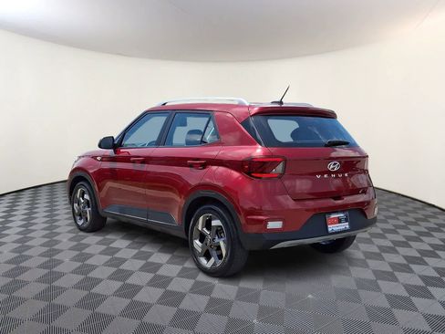 Used 2025 Hyundai Venue Limited FWD image 7