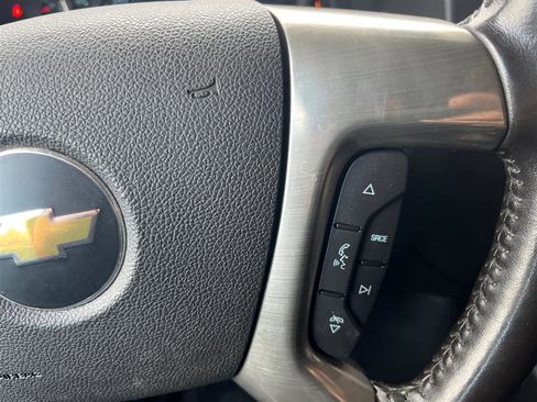Used 2019 Chevrolet Express 3500 w/ Driver Convenience Package image 20