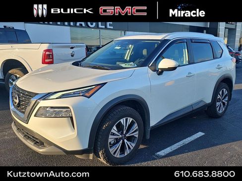 Used 2022 Nissan Rogue SV w/ SV Premium Package image 1