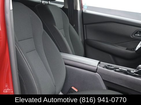 Used 2025 Nissan Rogue S AWD/4WD image 8