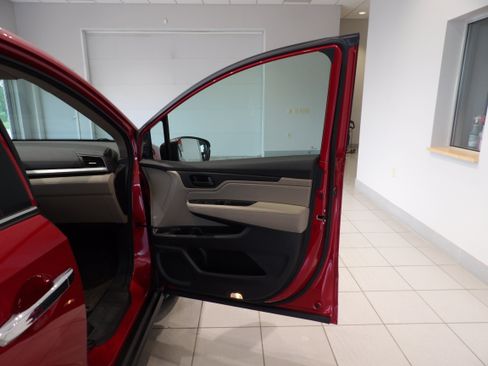 Used 2023 Honda Odyssey EX-L image 17