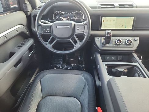Used 2023 Land Rover Defender 110 X-Dynamic SE image 4