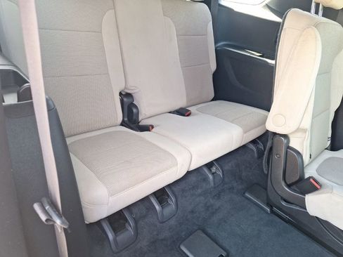 Certified 2022 Chevrolet Traverse LT image 34