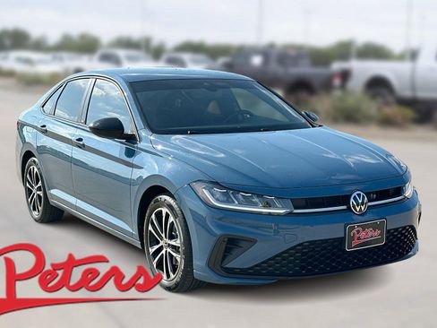 Used 2025 Volkswagen Jetta Sport image 1