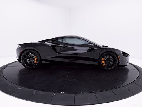 Used 2026 McLaren Artura RWD image 19