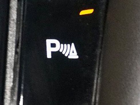 Used 2013 Cadillac XTS Platinum w/ Driver Assist Package image 18