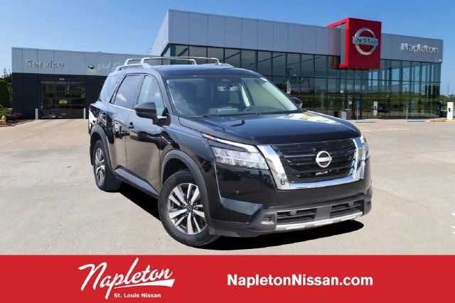 Used 2024 Nissan Pathfinder SL AWD/4WD image 1