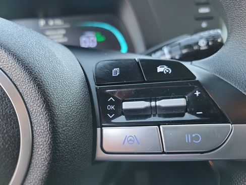 Certified 2025 Hyundai Elantra Blue image 8