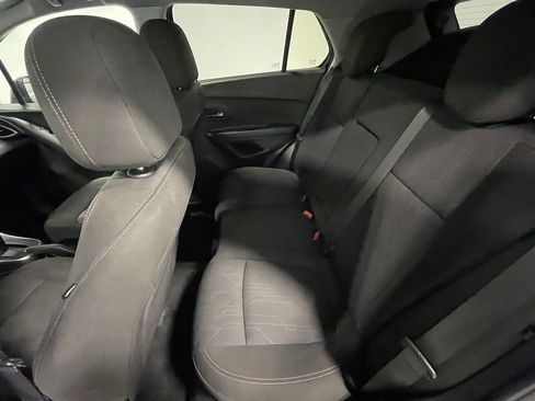 Used 2020 Chevrolet Trax LT image 16