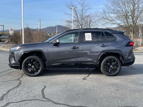 Used 2023 Toyota RAV4 SE image 2