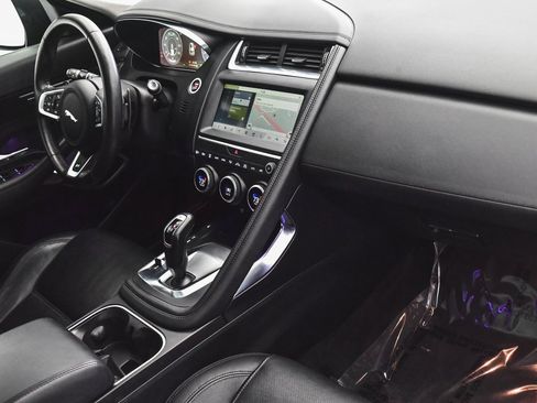 Used 2020 Jaguar E-PACE SE image 36