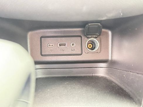 Used 2024 Chevrolet Equinox LT FWD image 33