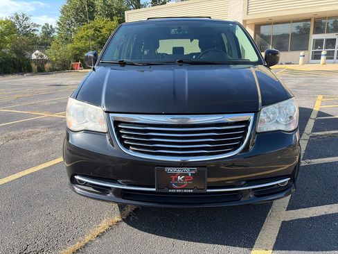 Used 2015 Chrysler Town & Country Touring w/ Driver Convenience Group FWD image 15