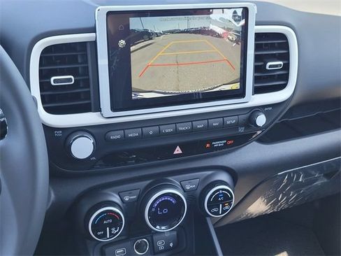 Certified 2025 Hyundai Venue Limited FWD image 24