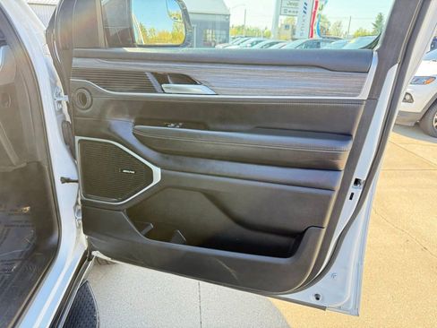 Used 2024 Jeep Wagoneer L Series III w/ Flexible Seating Group AWD/4WD image 31