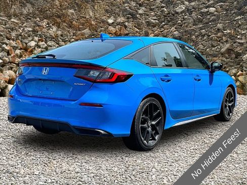 Used 2022 Honda Civic Sport image 2