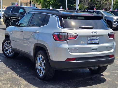 Used 2025 Jeep Compass Limited AWD/4WD image 15