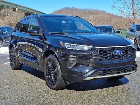 Certified 2025 Ford Escape ST-Line Elite w/ Premium Technology Package image 2