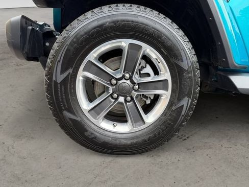 Used 2020 Jeep Wrangler Unlimited Sahara w/ Uconnect 4C Nav & Sound Group AWD/4WD image 14