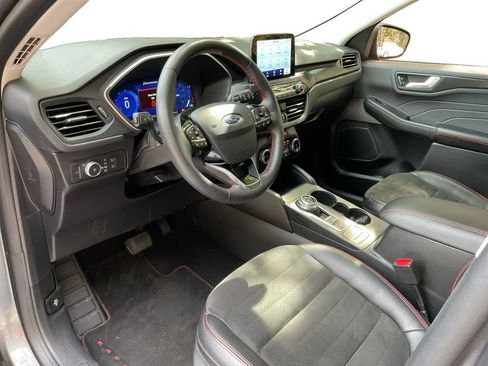 Used 2022 Ford Escape SEL w/ SEL Stealth AWD Package image 17