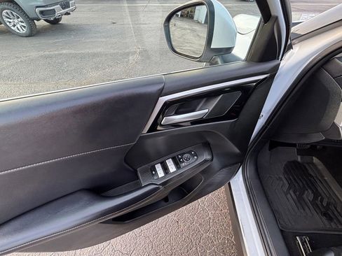 Used 2024 Mitsubishi Outlander SE FWD image 16