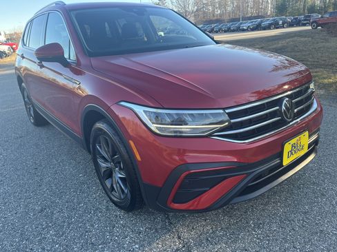 Used 2023 Volkswagen Tiguan SE image 3